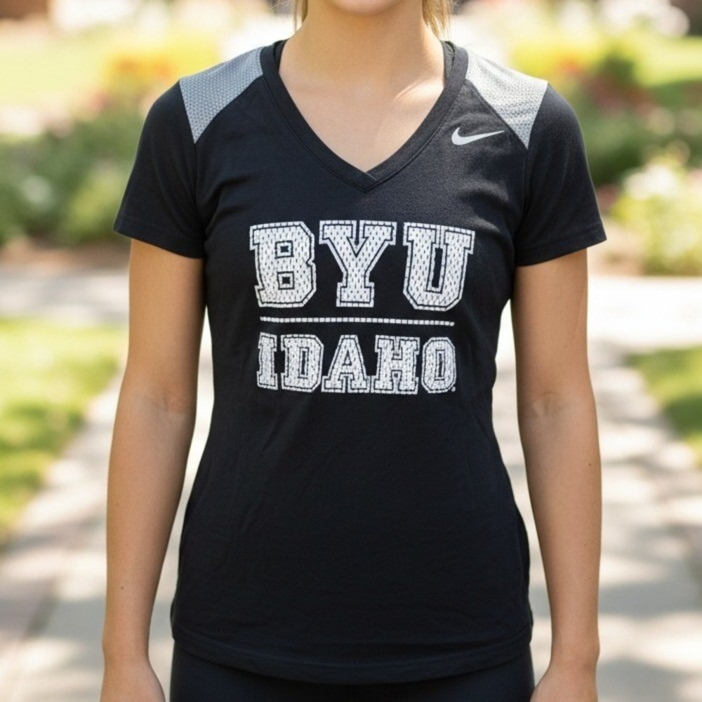 Nike BYU Idaho V-Neck T-Shirt Womens Size Small Black‎ Athletic